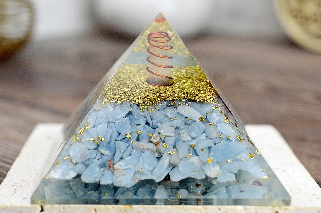 Orgonitová pyramída/ žiarič ANGELIT s Medenou špirálou a Anjelskými Krídlami – Obrázok 3