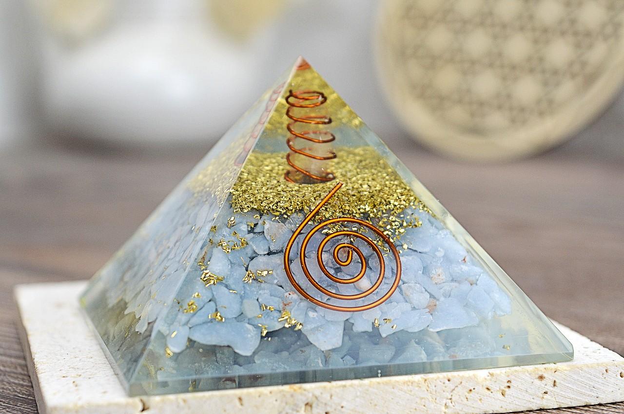 Orgonitová pyramída/ žiarič ANGELIT s Medenou špirálou a Anjelskými Krídlami