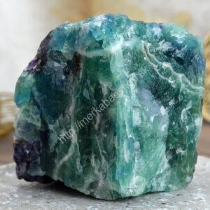 Surový Dúhový FLUORIT #4 - 1,3kg - Sústredenie, Pamäť, Intuícia, Ochrana, Božskosť, Dosiahnutie cieľov