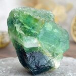 Surový Dúhový FLUORIT #2 - 1,1kg - Sústredenie, Pamäť, Intuícia, Ochrana, Božskosť, Dosiahnutie cieľov