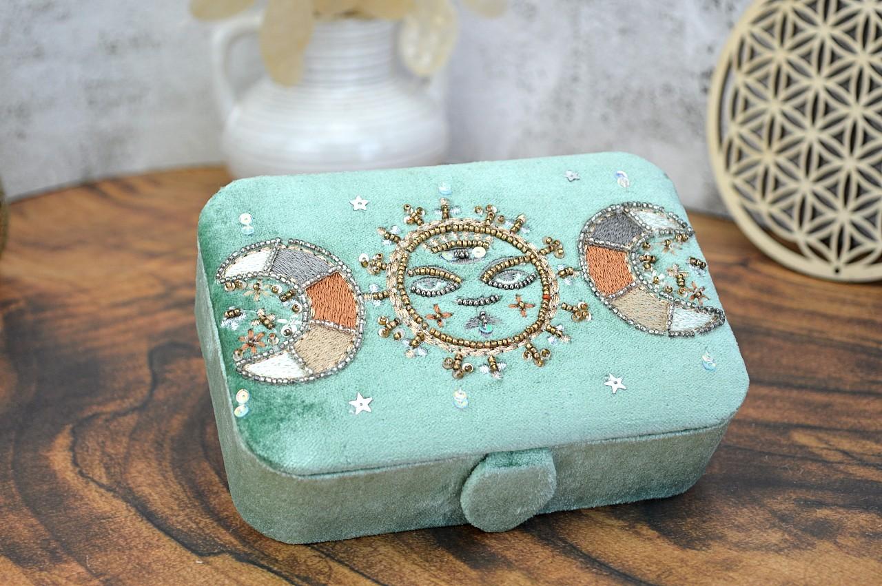 Zamatová Šperkovnica TROJITY MESIAC podšité na Šperky, Náramky, Kozmetiku, Osobné Kryštály....