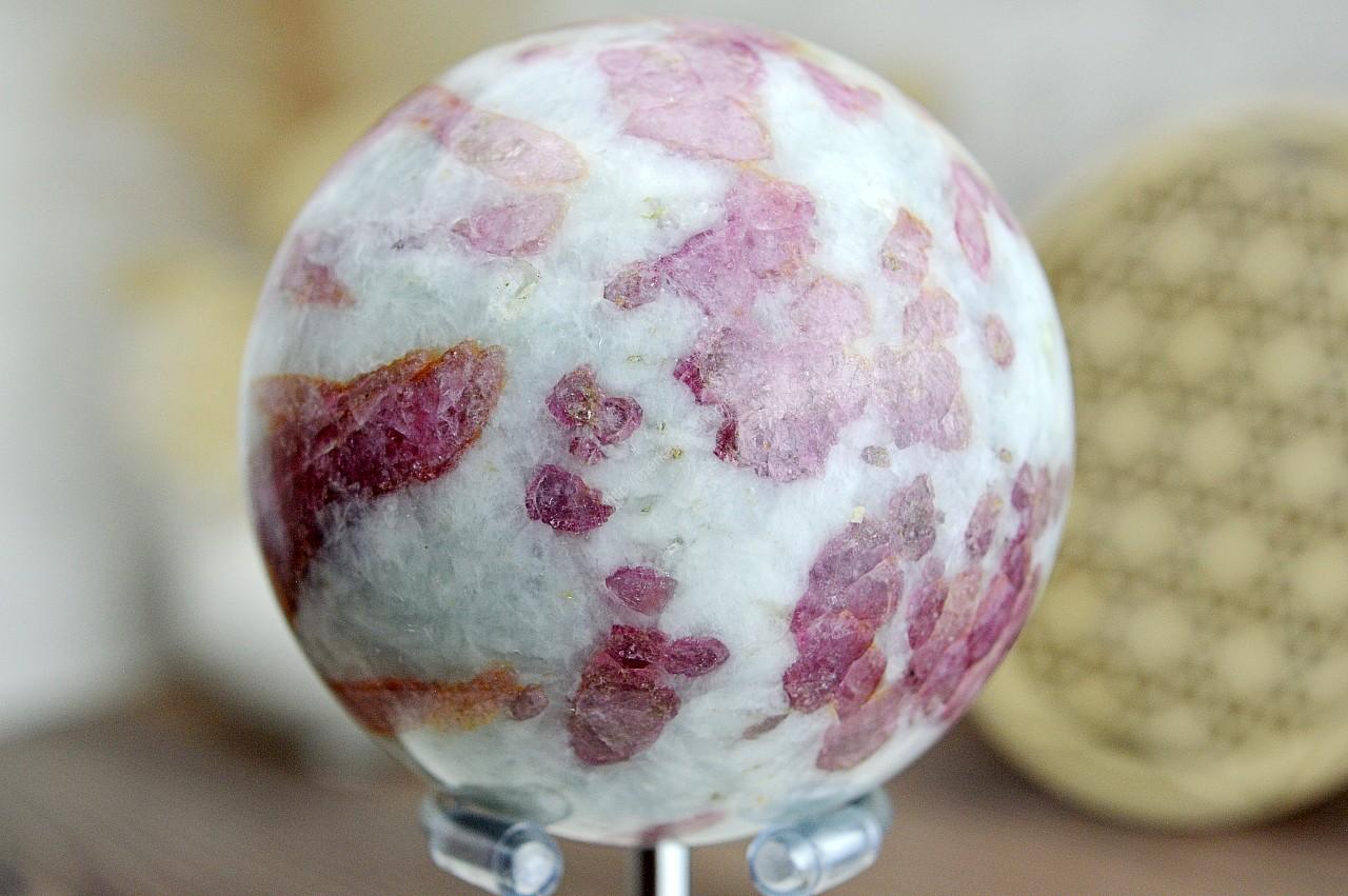 Guľa RUBELIT/ČERVENÝ TURMALÍN #3 EXTRA KVALITA – Hlboké liečenie, Šťastie, Láska, Podpora Libida 333g – Obrázok 2