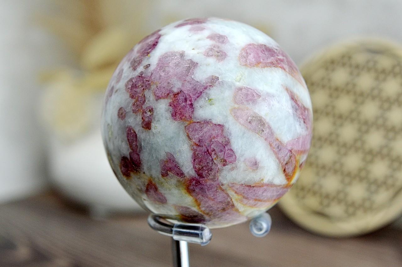 Guľa RUBELIT/ČERVENÝ TURMALÍN #3 EXTRA KVALITA – Hlboké liečenie, Šťastie, Láska, Podpora Libida 333g