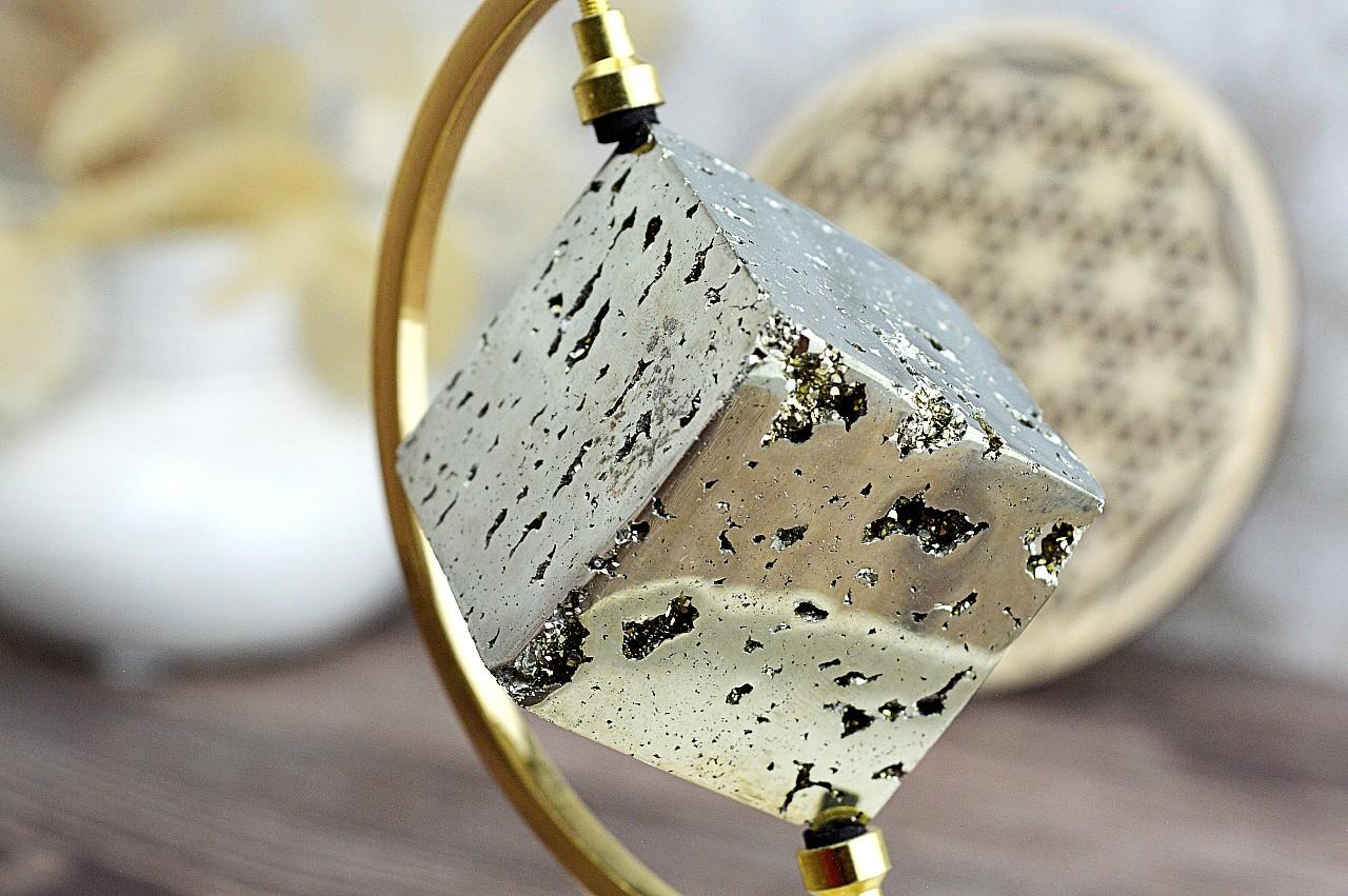 Prírodná kocka Hojnosti, Ochrany a Šťastia PYRIT #1 - 4cm - Extra kvalita – Obrázok 2