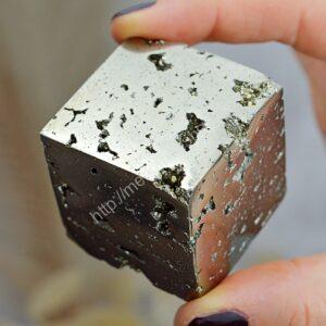 Prírodná kocka Hojnosti, Ochrany a Šťastia PYRIT #1 - 4cm - Extra kvalita