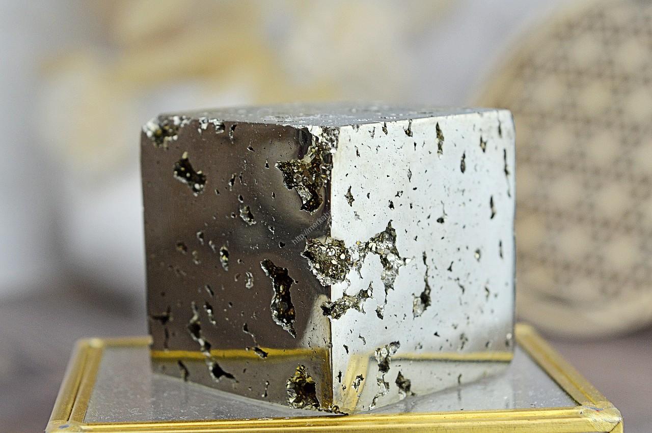 Prírodná kocka Hojnosti, Ochrany a Šťastia PYRIT #1 - 4cm - Extra kvalita – Obrázok 3