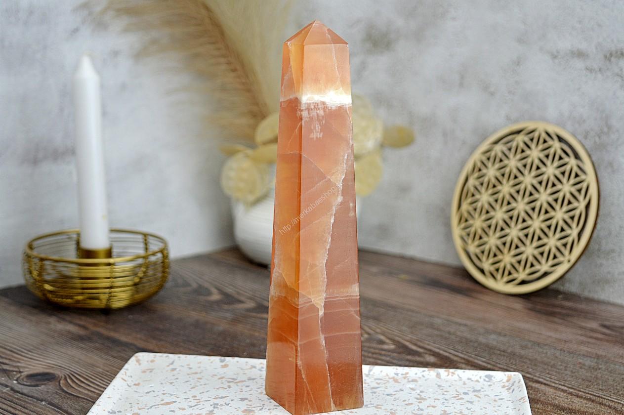 Obelisk KALCIT Medový #1 - Sebaistota, Odvaha, Očista, Anjeli, Radosť 21cm