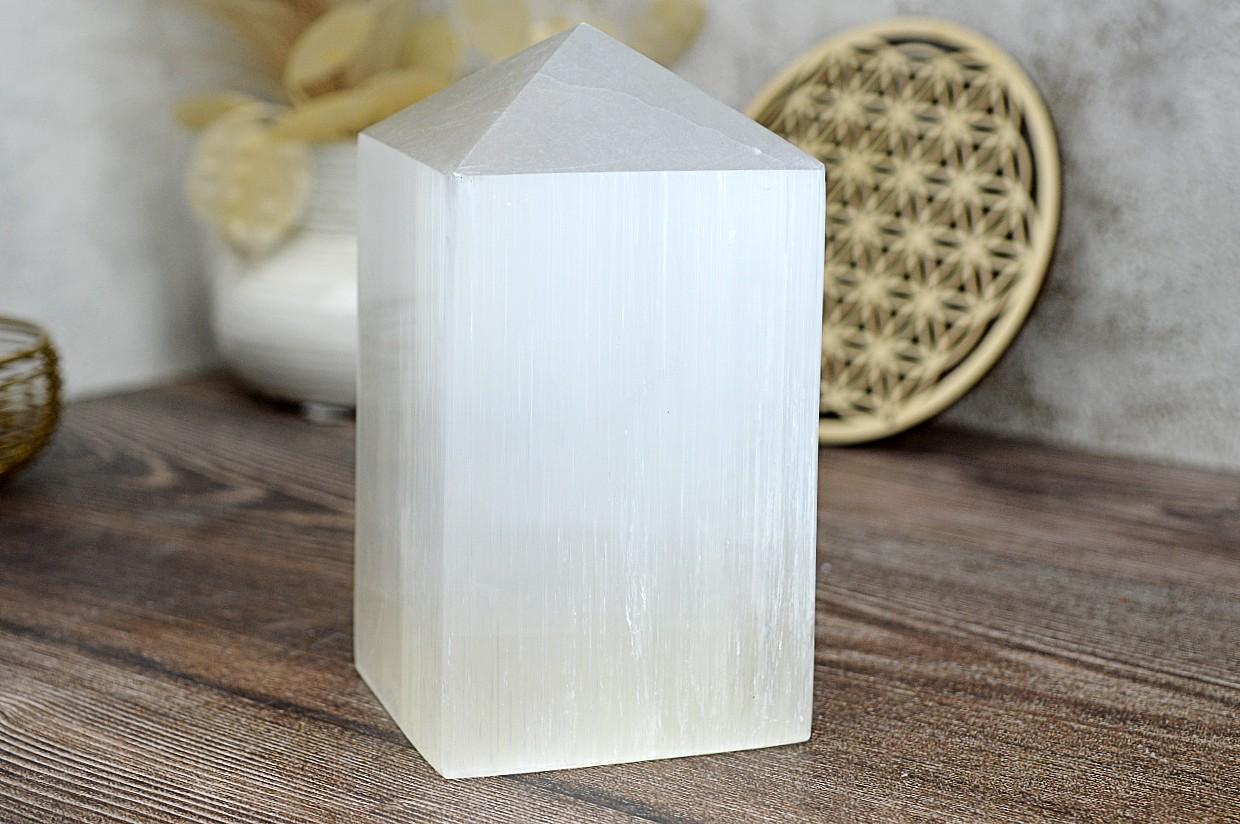 Čakrový Obelisk jemných vibrácií SELENIT #V -1,75 kg Extra Kvalita – Obrázok 3