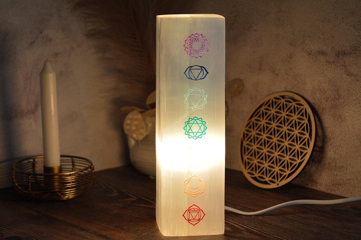 Vysokovibračná El. lampa zo SELENITU # 7 ČAKIER (230V) - EXTRA KVALITA