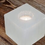 vysokovibračný svietnik SELENIT kocka