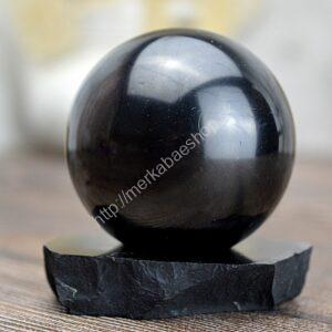 Guľa ŠUNGIT #5,5cm + ŠUNGITOVÝ podstavec -Harmonizácia priestoru, Geopatogénnych zón a Elektrosmogu, Ochrana, Energia