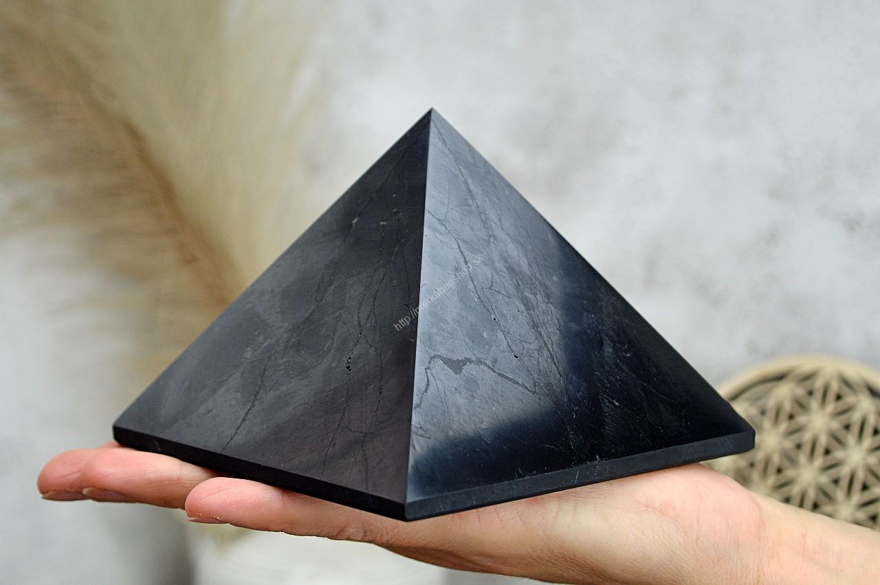 ŠUNGITOVÁ Pyramída 12x12cm 1,1kg - Harmonizácia Geopatogénnych zón a Elektrosmogu, Ochrana, Energia