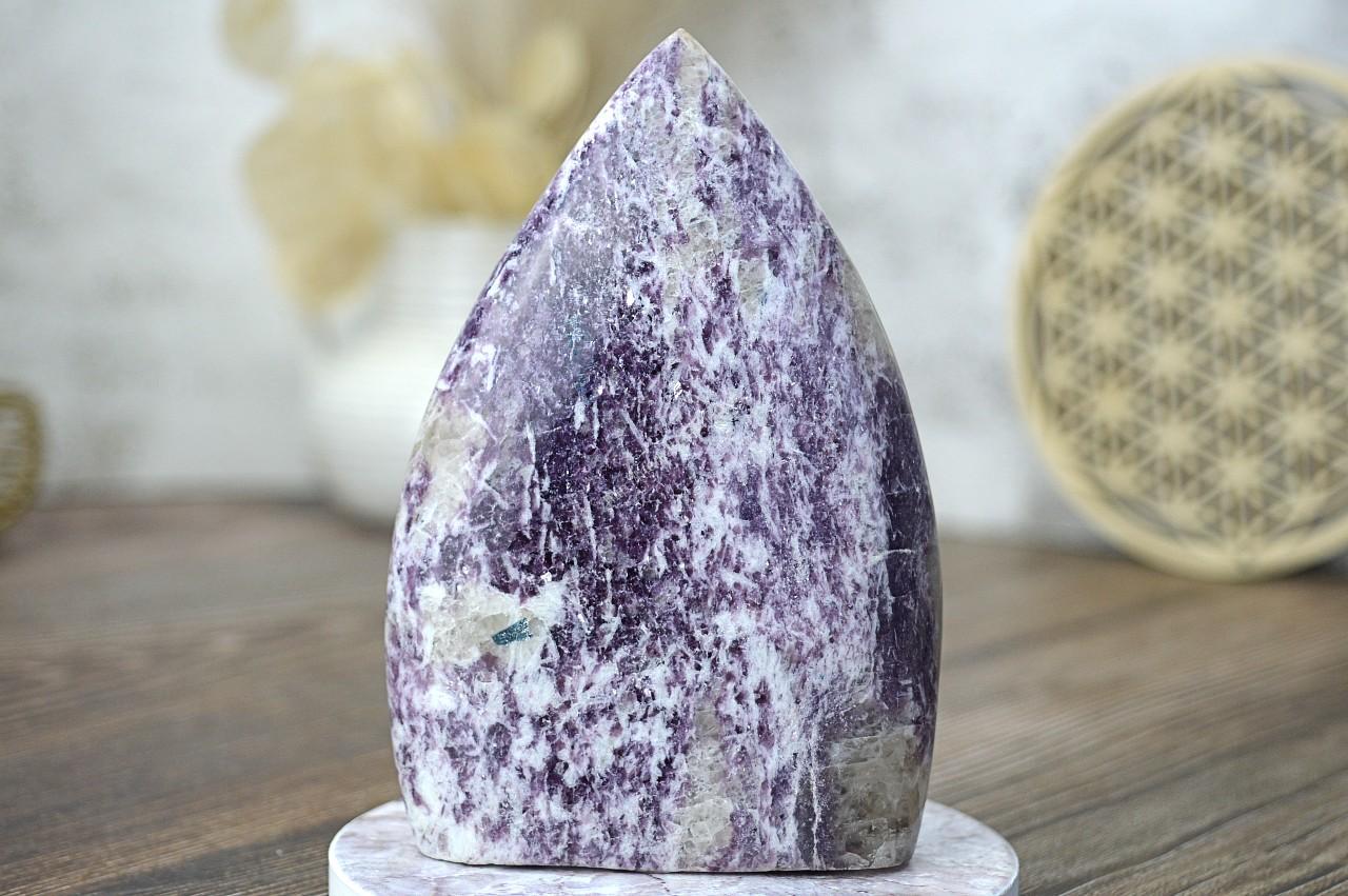 Free Form LEPIDOLIT PLAMEŇ #2– Rovnováha, Harmónia, Liečenie úzkosti, Vyrovnáva emócie, Dobrý spánok