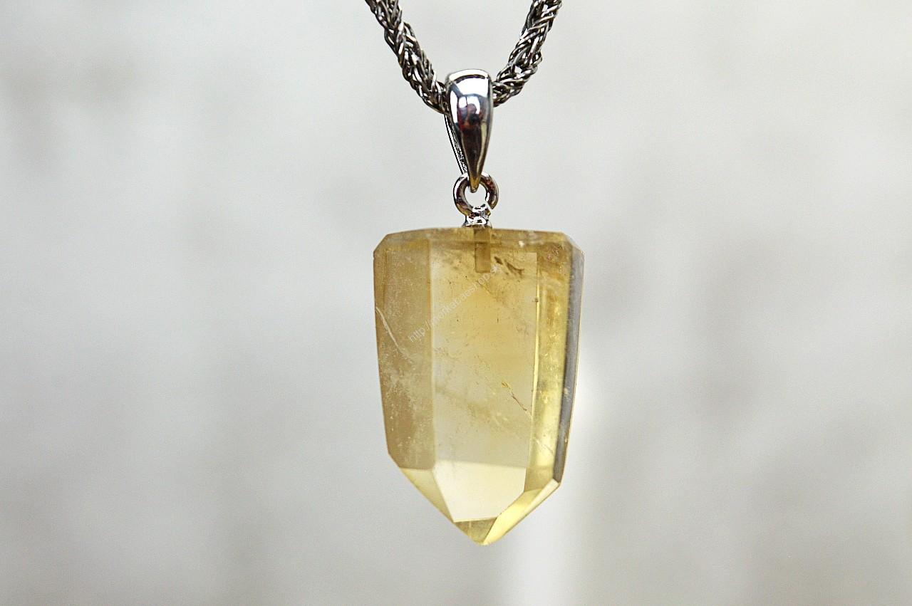 prívesok Prírodný CITRÍN DOW Obelisk Kristovho Vedomia #6 – Hojnosť, Radosť, Šťastie, Zdravé trávenie, Znižuje Strach a Obavy