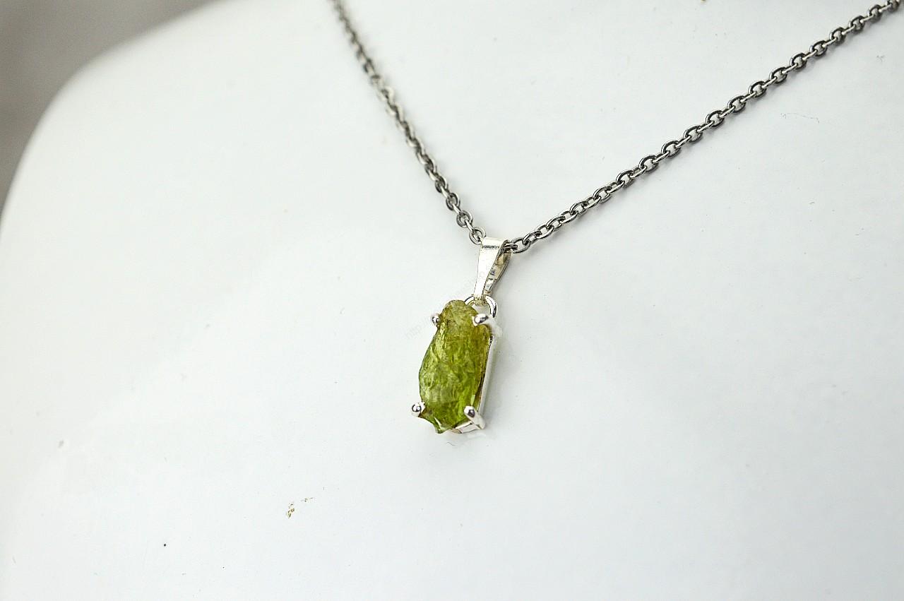 strieborný prívesok ZELENÝ TURMALÍN/ VERDELIT Ag925 #2 – Šťastie, Hojnosť, Bezpodmienečná láska, Zdravé srdce, Vitalita – Obrázok 3