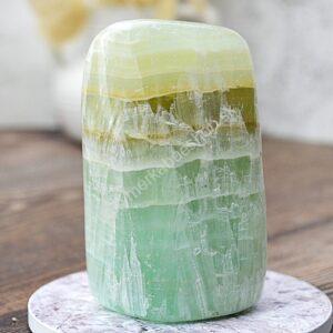 Free Form KALCIT PISTÁCIOVÝ #3 - Kameň Harmónie a Obnovy