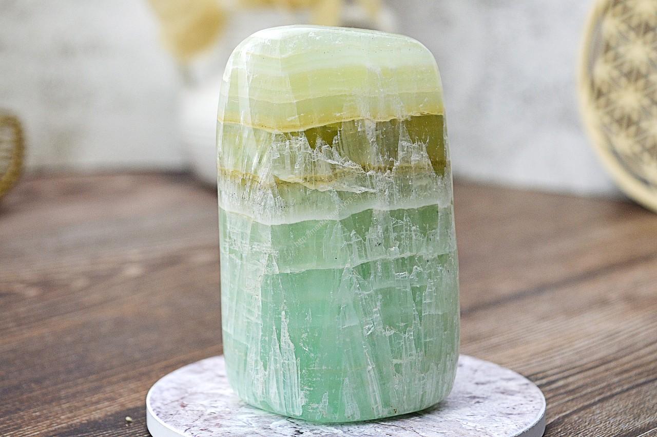 Free Form KALCIT PISTÁCIOVÝ #3 - Kameň Harmónie a Obnovy