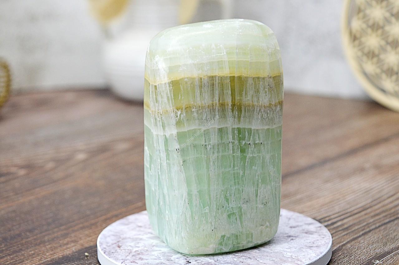 Free Form KALCIT PISTÁCIOVÝ #3 - Kameň Harmónie a Obnovy – Obrázok 2