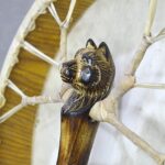 Šamanský BUBON DUCH MEDVEĎA - 40 cm- Kozia Koža, Akáciové Drevo - Laditeľný