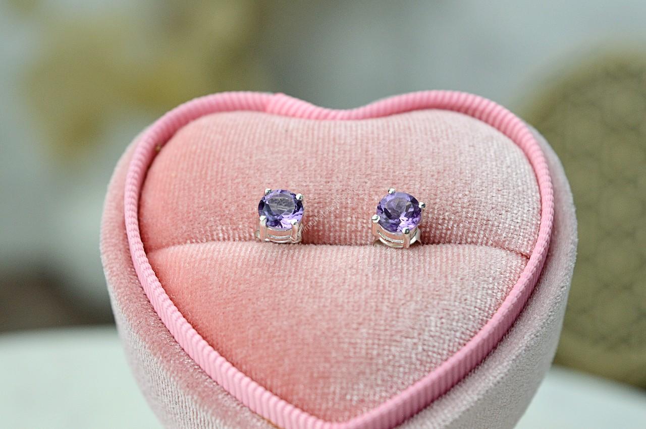 Strieborné napichovacie náušnice AMETYST Briliant - Božskosť, Intuícia, Rovnováha, pokojný Spánok