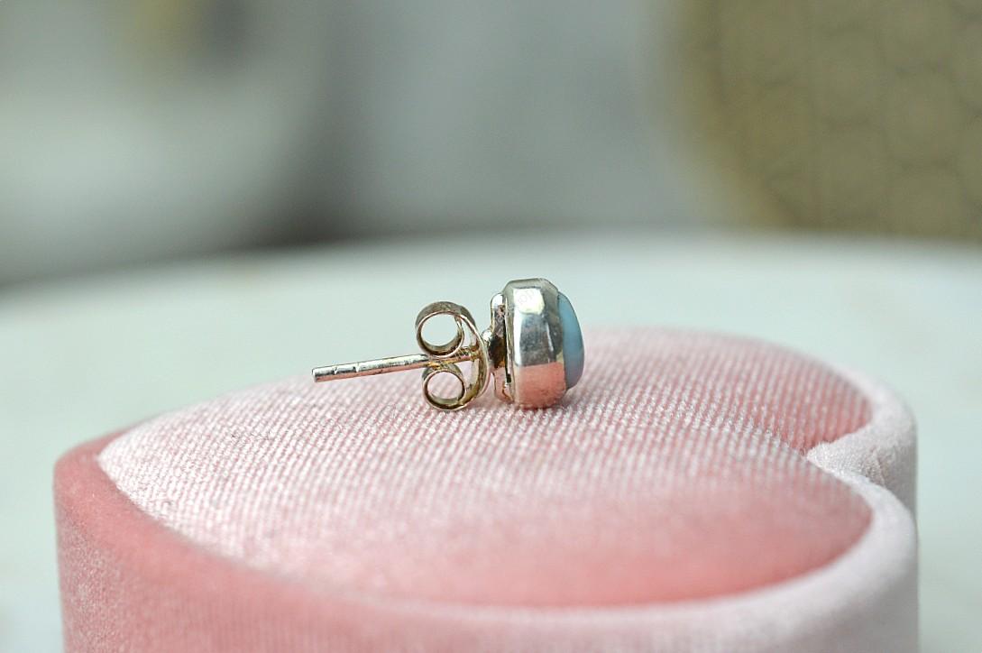 Strieborné napichovacie náušničky LARIMAR Ag925/1000 - Energia Bohyne, Komunikácia, Upokojenie, Znižuje prejavy paniky a úzkosti – Obrázok 4