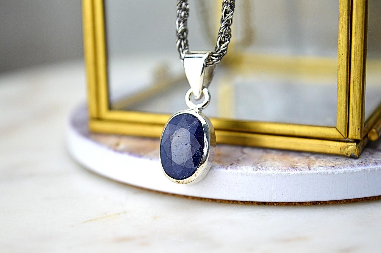 Strieborný prívesok ZAFÍR Ag925/1000 -Briliant #1 - Sila Intuície a Múdrosti – Obrázok 2