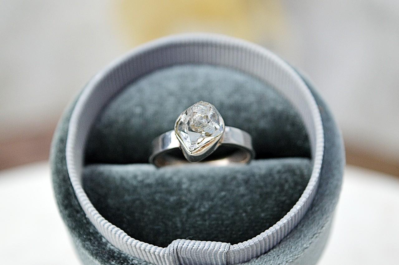 Strieborný prsteň HERMIKER DIAMANT #3 - Vysoko vibračný, Ochrana, Jasná myseľ, Zosilňovač energie – Obrázok 2