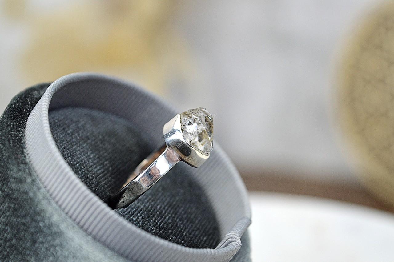 Strieborný prsteň HERMIKER DIAMANT #3 - Vysoko vibračný, Ochrana, Jasná myseľ, Zosilňovač energie – Obrázok 3