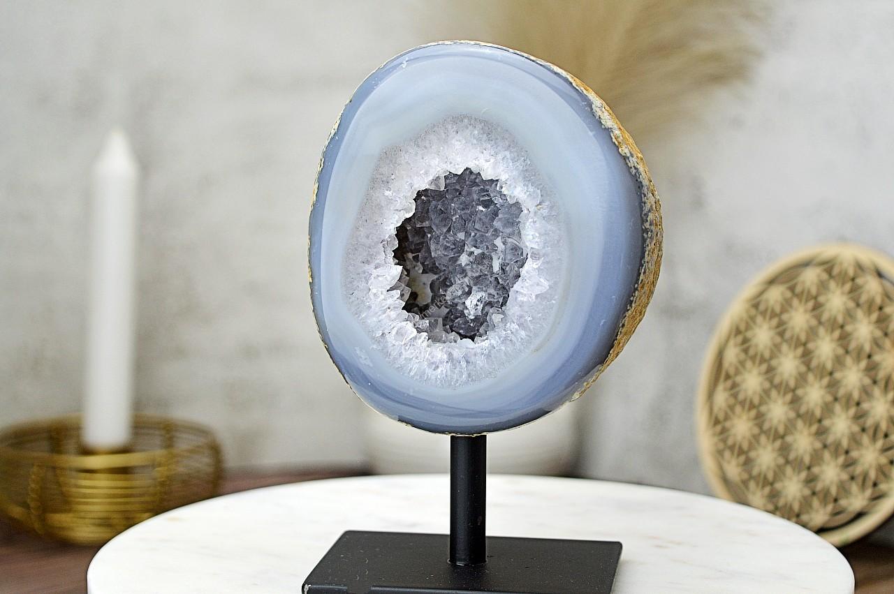 ACHATOVÁ Geóda na stojane #3 -1kg-Duchovný rast, Emocionálna úľava, Odvaha, Harmónia