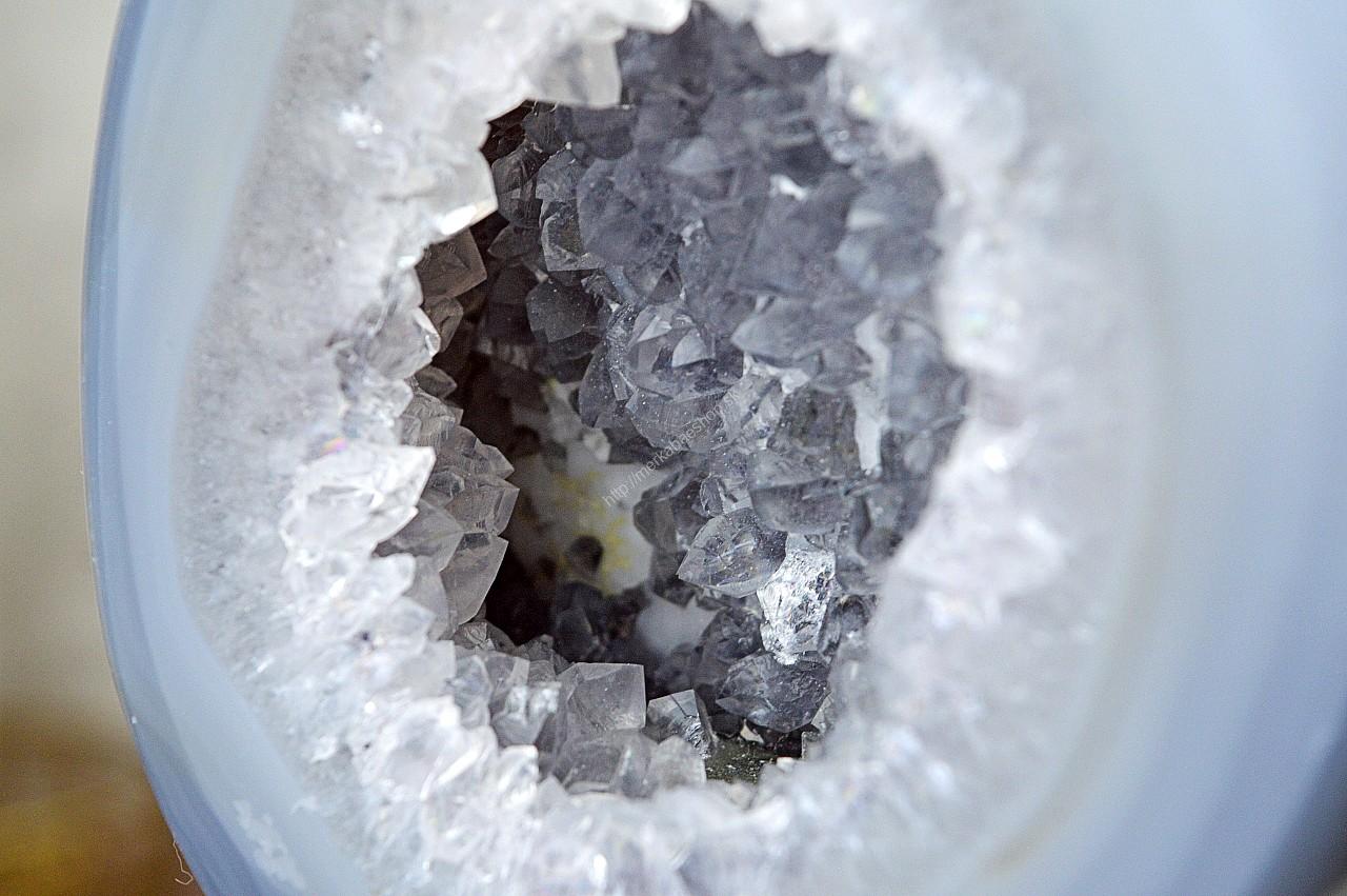 ACHATOVÁ Geóda na stojane #3 -1kg-Duchovný rast, Emocionálna úľava, Odvaha, Harmónia – Obrázok 2