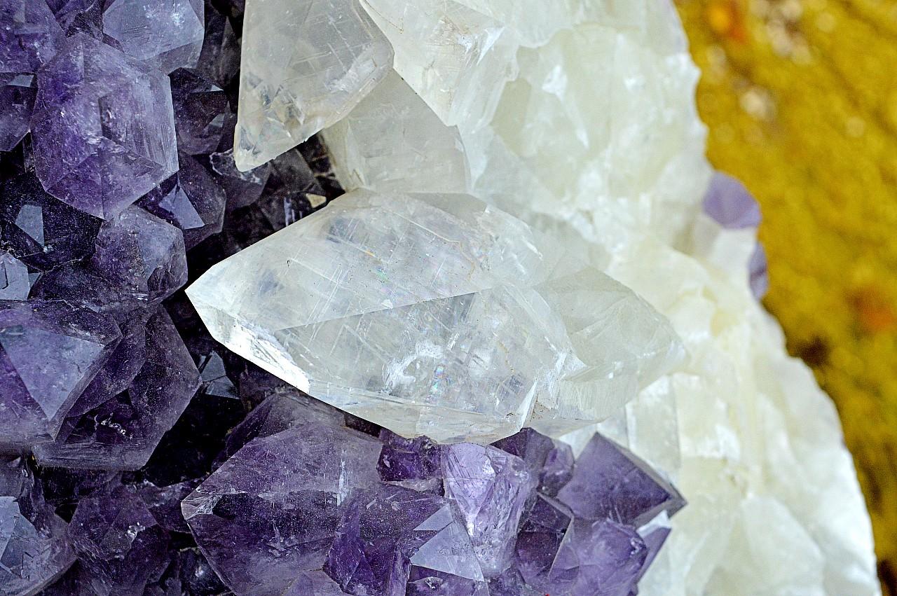 Zbierková Drúza AMETYST s KALCITOM 9,5 kg - Radosť, Vzťahy, Intuícia, Rovnováha, pokojný Spánok – Obrázok 6