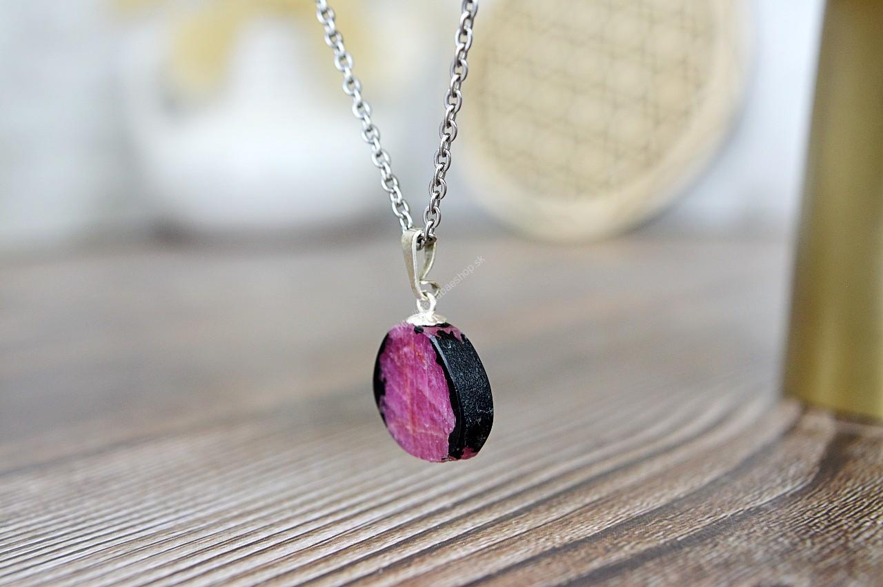 Strieborný prívesok RUBÍN Ag925/1000 #2 - Aktivátor Koreňovej čakry, magnet na Hojnosť a Ochranca životnej Energie