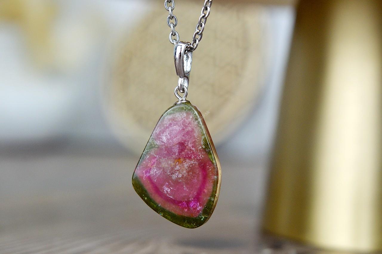 Strieborný Prívesok MELÓNOVÝ TURMALÍN #2 – Vnútorná rovnováha, Liečenie srdca, Radosť, Ochrana aury