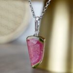 Strieborný Prívesok MELÓNOVÝ TURMALÍN #3 – Vnútorná rovnováha, Liečenie srdca, Radosť, Ochrana aury