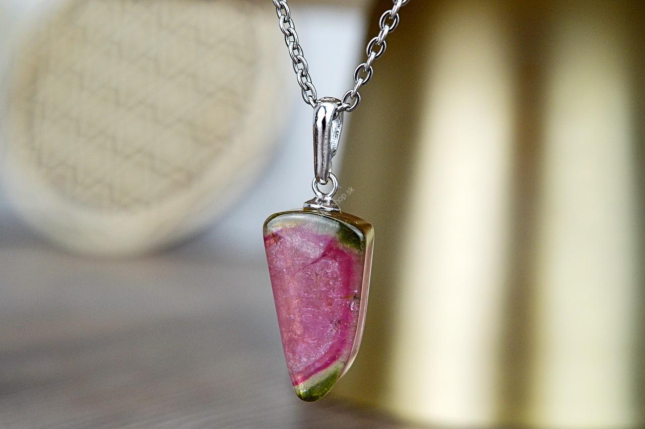 Strieborný Prívesok MELÓNOVÝ TURMALÍN #3 – Vnútorná rovnováha, Liečenie srdca, Radosť, Ochrana aury