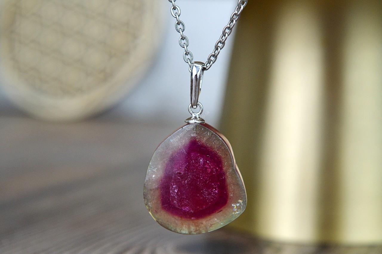 Strieborný Prívesok MELÓNOVÝ TURMALÍN #4 – Vnútorná rovnováha, Liečenie srdca, Radosť, Ochrana aury