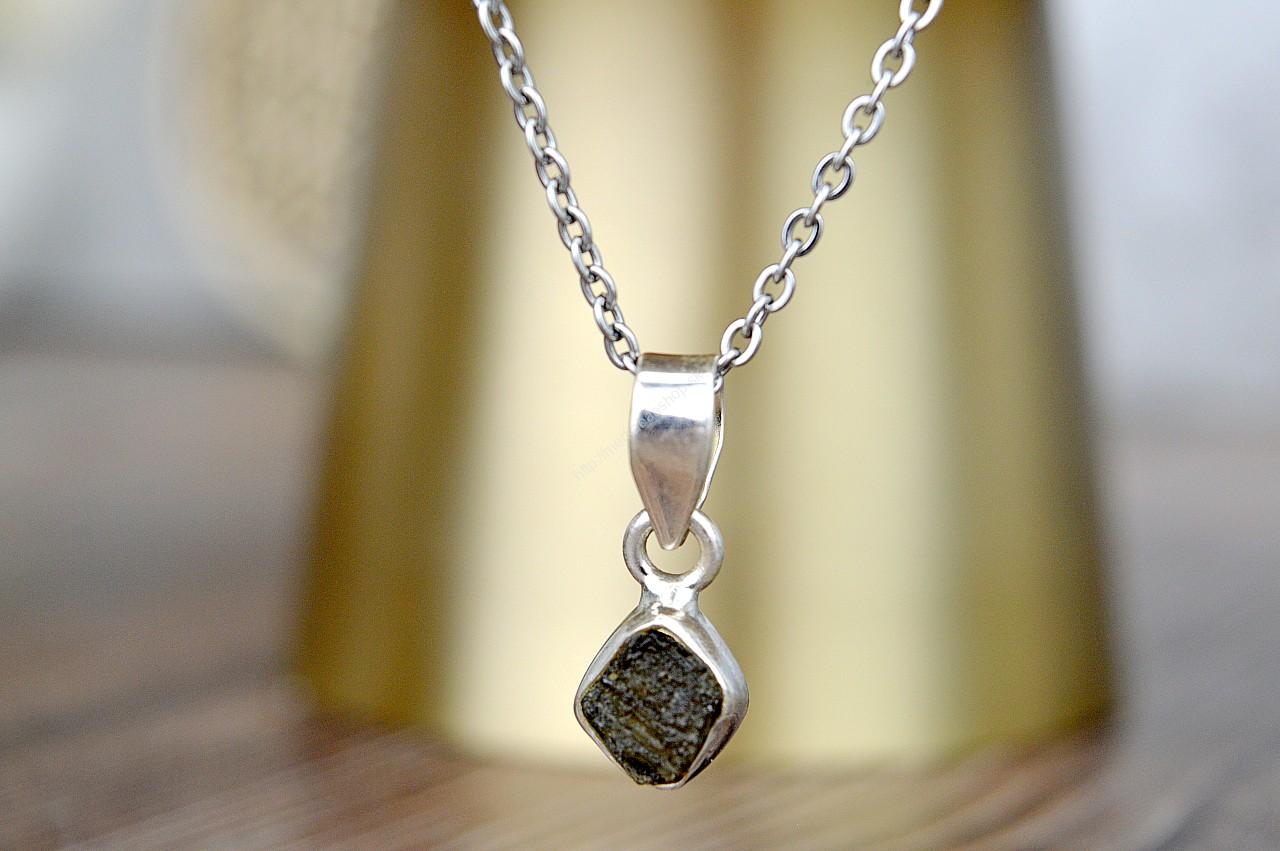 Prívesok Vltavín/Moldavit Diamant 3 Ag925/1000 Kameň nového Veku