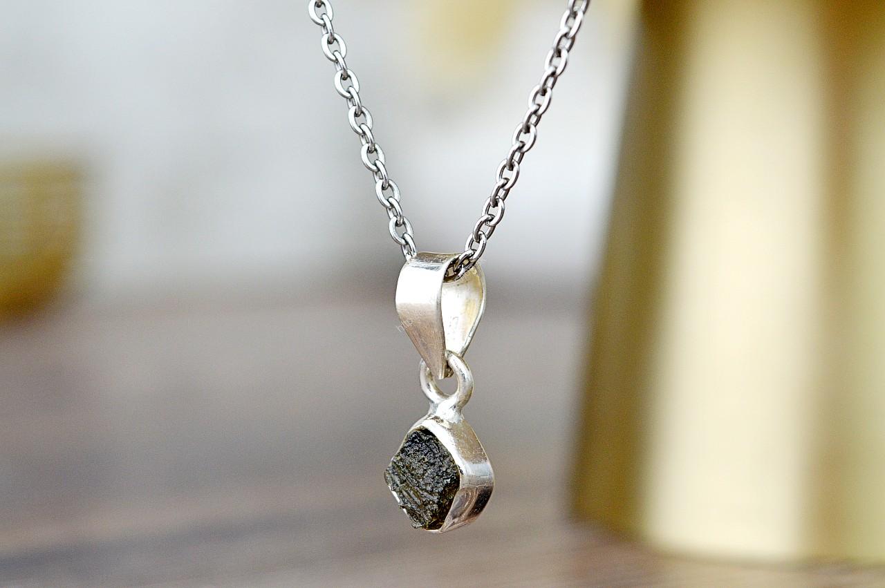 Prívesok Vltavín/Moldavit Diamant 3 Ag925/1000 Kameň nového Veku