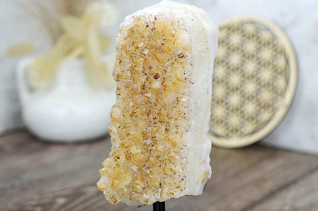 CITRÍN drúza na stojane #2- Hojnosť, Radosť, Šťastie, Zdravé trávenie, Znižuje Strach a Obavy