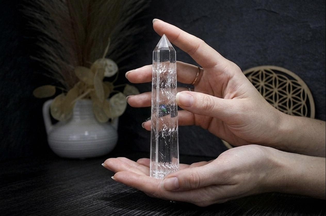 KRYŠTÁL VOGEL liečebný hrot/obelsik (16 faziet) – Jednostranný s masážnou základňou - EXTRA KVALITA