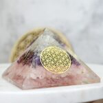 Orgonitová pyramída/ žiarič HARMÓNIA a LÁSKA - AMETYST - RUŽENÍN - KRIŠTÁĽ