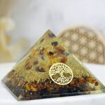 Orgonitová pyramída/ žiarič TIGRIE OKO a Strom Života