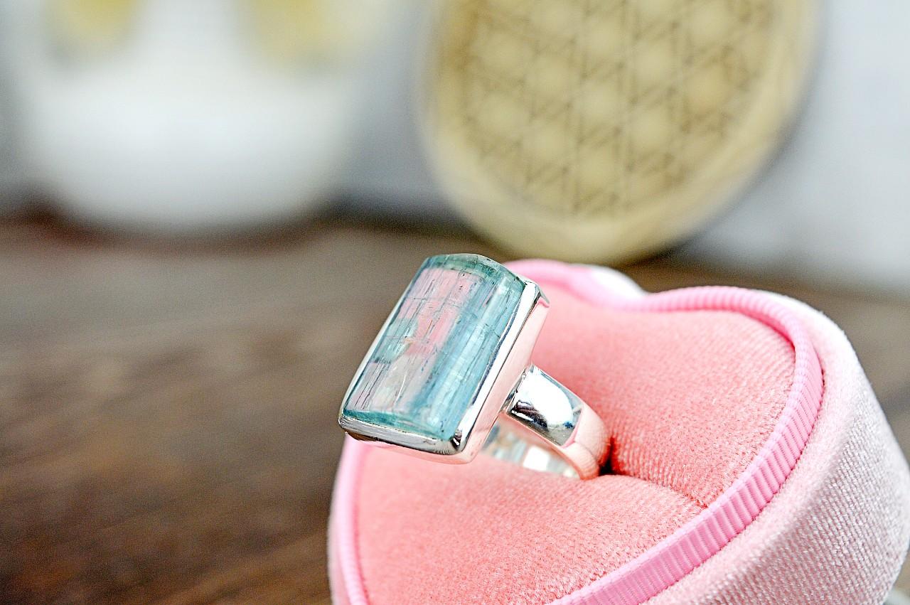 Strieborný prsteň AKVAMARÍN #4 – Energetický štít Aury, Upokojenie, Komunikácia, Uvoľnenie starých vzorcov