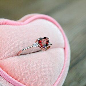 Strieborný prsteň GRANÁT briliant srdiečko #1 - Životná Sila, Láska, Úľava od Depresií, Energetický Štít