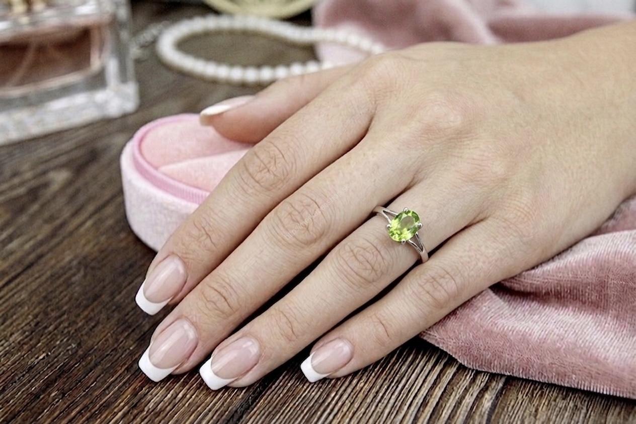 Strieborný prsteň OLIVÍN/PERIDOT #1 - Láska, Prosperita, Zdravie, Radosť, Otvorenie Srdca