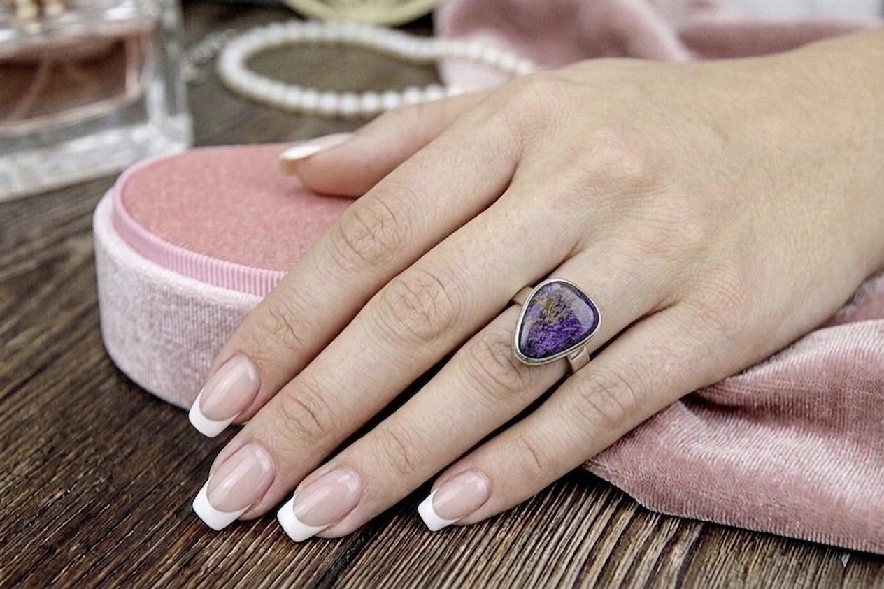 Strieborný prsteň PURPURIT #1 - Kameň Suverenity, Transformácie, Slobody a Duchovného rastu