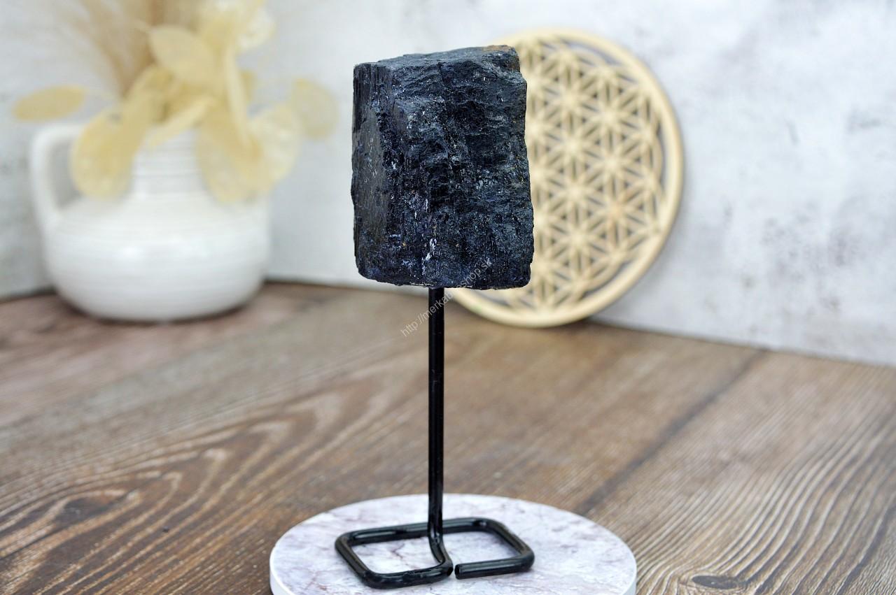 surový ČIERNY TURMALÍN/SKORYL #1 – Ochrana, Očista od toxickej energie, Zmierňuje stres a strach